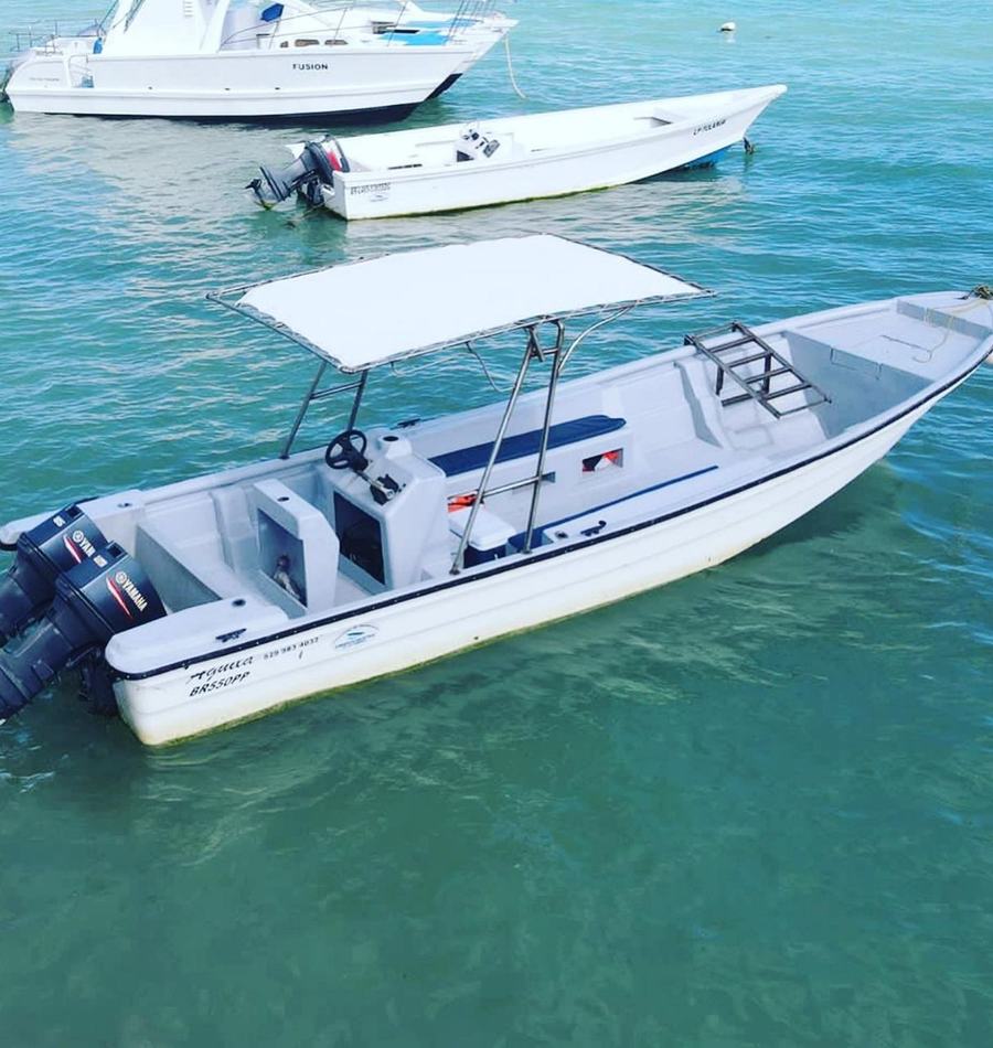 Águila charter boat